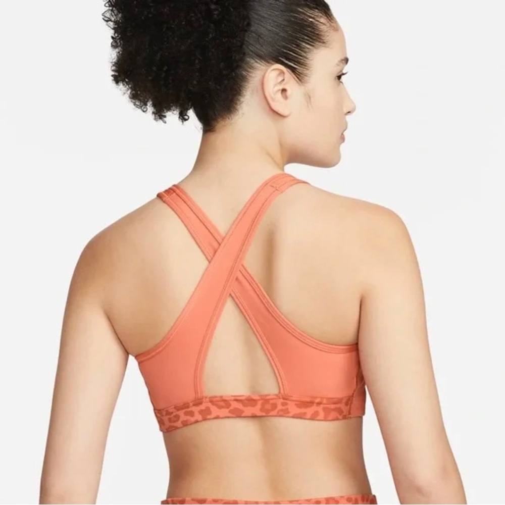 Nike Leopard Medium Support Sports Bra - Picture 2 of 5